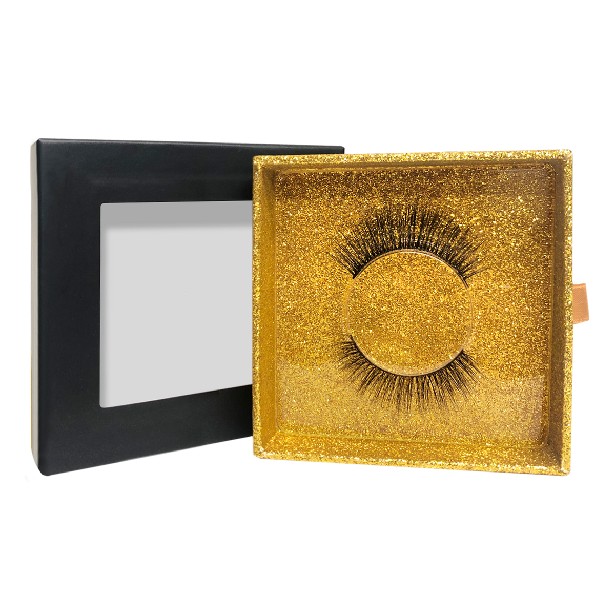 viaGlamour image of a Eyelashes
